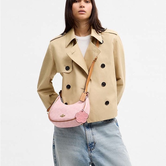 NWT Coach Pink Signature Canvas Hobo Shoulder Bag CDW86 with Flower Charm - Picture 2 of 11